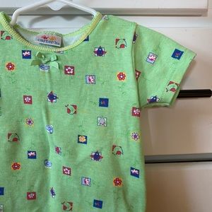 CUTEST Girl’s Vintage Carter’s tee